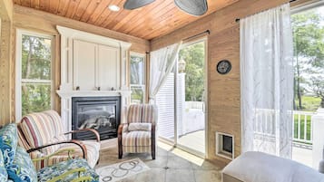 House (6 Bedrooms) | Interior