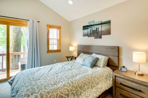 Interior - Laconia Home w/ Beach - 1/2 Mi to Weirs Beach (Laconia)