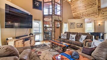 House (6 Bedrooms) | Interior