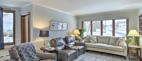 House (6 Bedrooms) | Interior