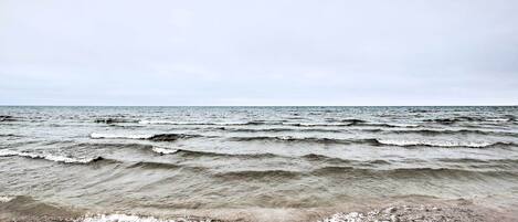 House (6 Bedrooms) | Interior