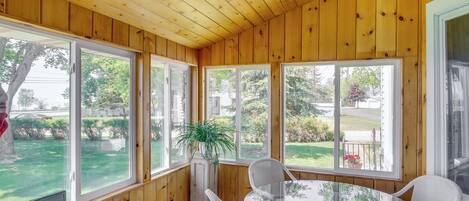 House (6 Bedrooms) | Interior