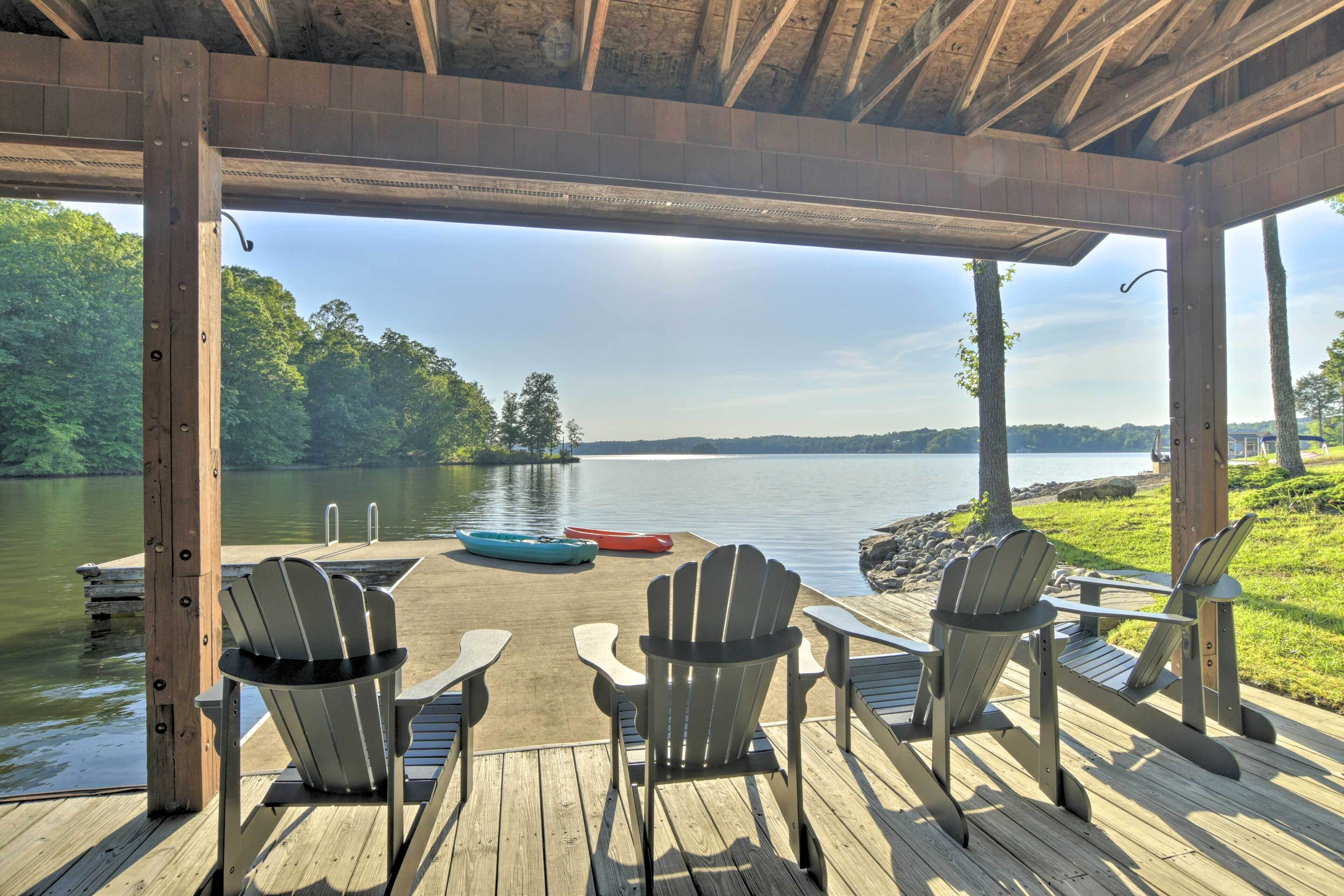 'the Hycove' Hyco Lake Getaway w/ Boat Dock!