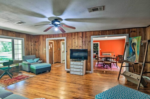 Secluded Baton Rouge Area Hideaway w/ Lawn!