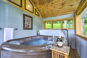 House (2 Bedrooms) | Interior - Mtn Treehouse w/ Fire Pit, Breathtaking Views (Waynesville)