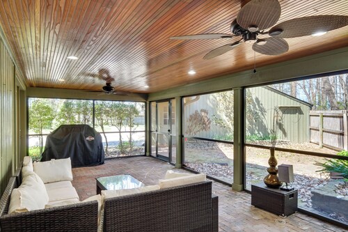 Spacious Prospect Cottage w/ Deck & Scenic Views