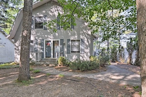 House (4 Bedrooms) | Interior - Waterfront House W/dock & Deck on Little Bear Lake (Johannesburg)