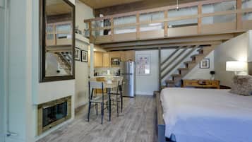 Apartment (0 Bedroom) | Interior