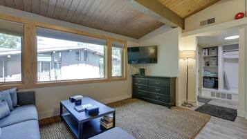 Apartment (0 Bedroom) | Interior