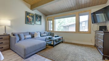 Apartment (0 Bedroom) | Interior