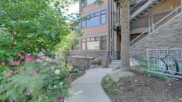 Apartment (0 Bedroom) | Interior