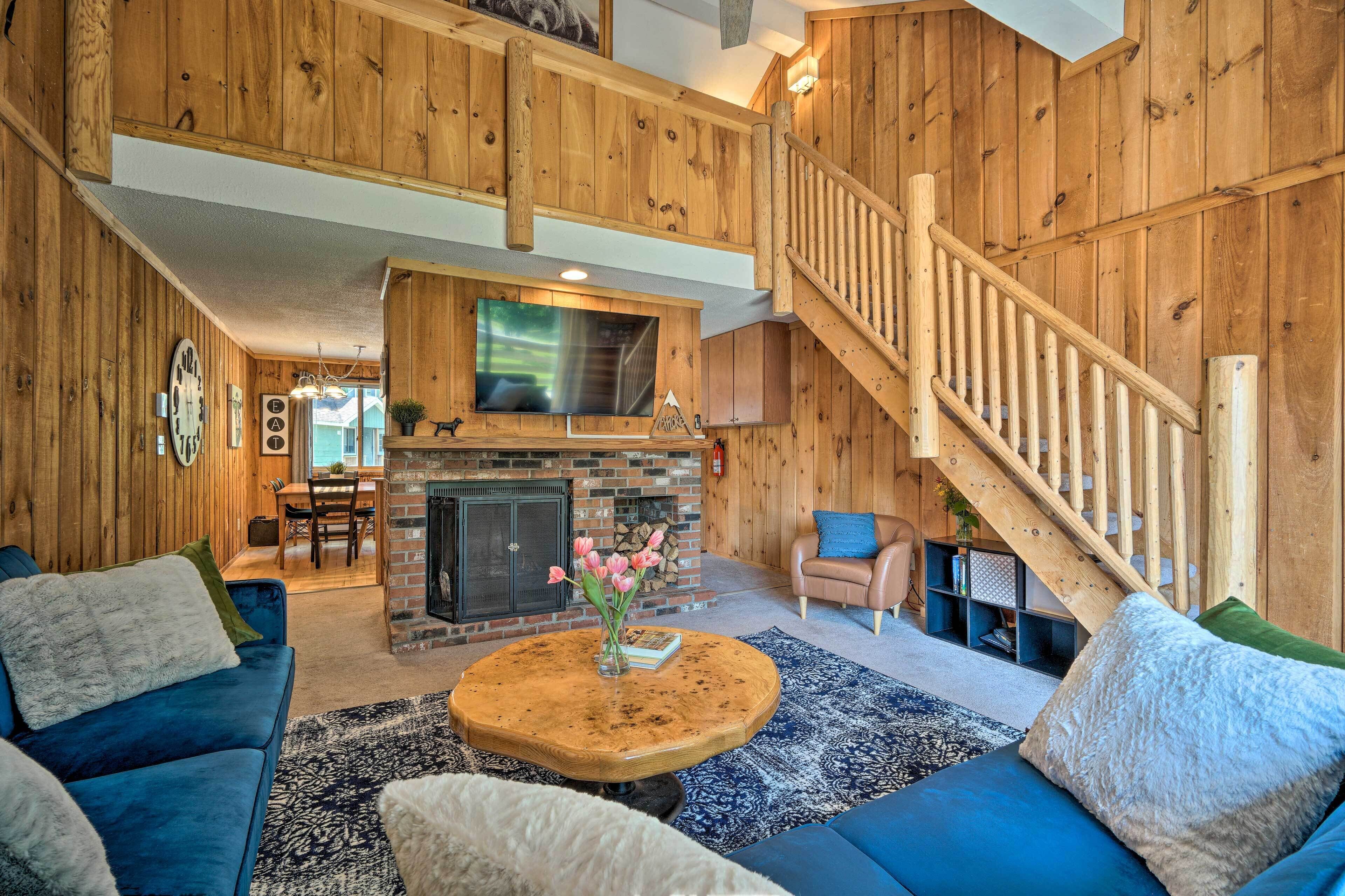 Relaxing Mountain Refuge: 4 Miles to Mt Snow!