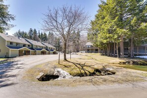 Apartment (3 Bedrooms) | Interior - Relaxing Mountain Refuge: 4 Miles to Mt Snow! (West Dover)
