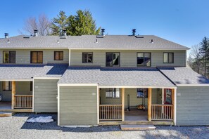 Interior - Relaxing Mountain Refuge: 4 Miles to Mt Snow! (West Dover)