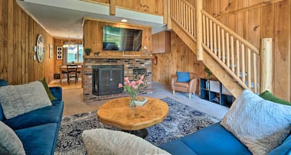 Relaxing Mountain Refuge: 4 Miles to Mt Snow!