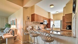 Apartment (2 Bedrooms) | Interior - Waikoloa Village Condo w/ Pool & Golf Course Views (Waikoloa)