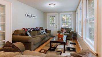 ู
ูุฒู (3 Bedrooms) | ุงูู
ูุดุฃุฉ ู
ู ุงูุฏุงุฎู