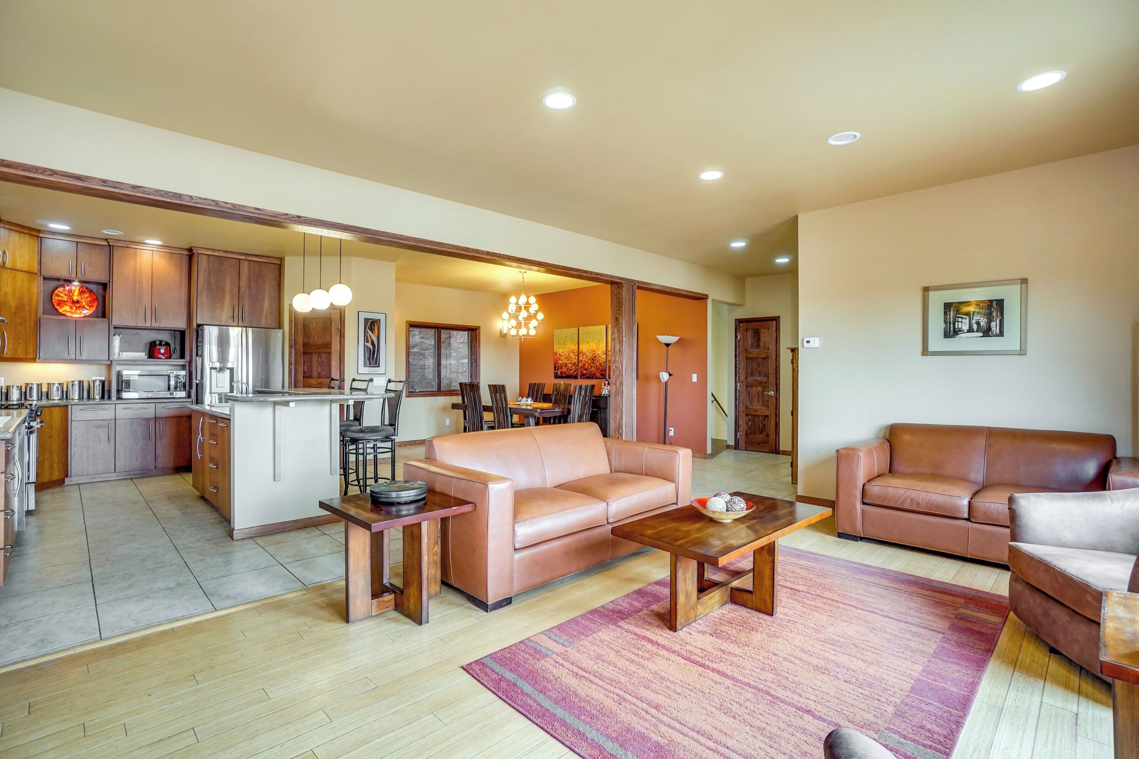 House (4 Bedrooms) | Interior