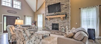 Upstate Hideaway w/ Hot Tub, 13 Mi to Malone!