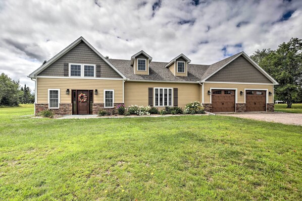 House (3 Bedrooms) | Front of property