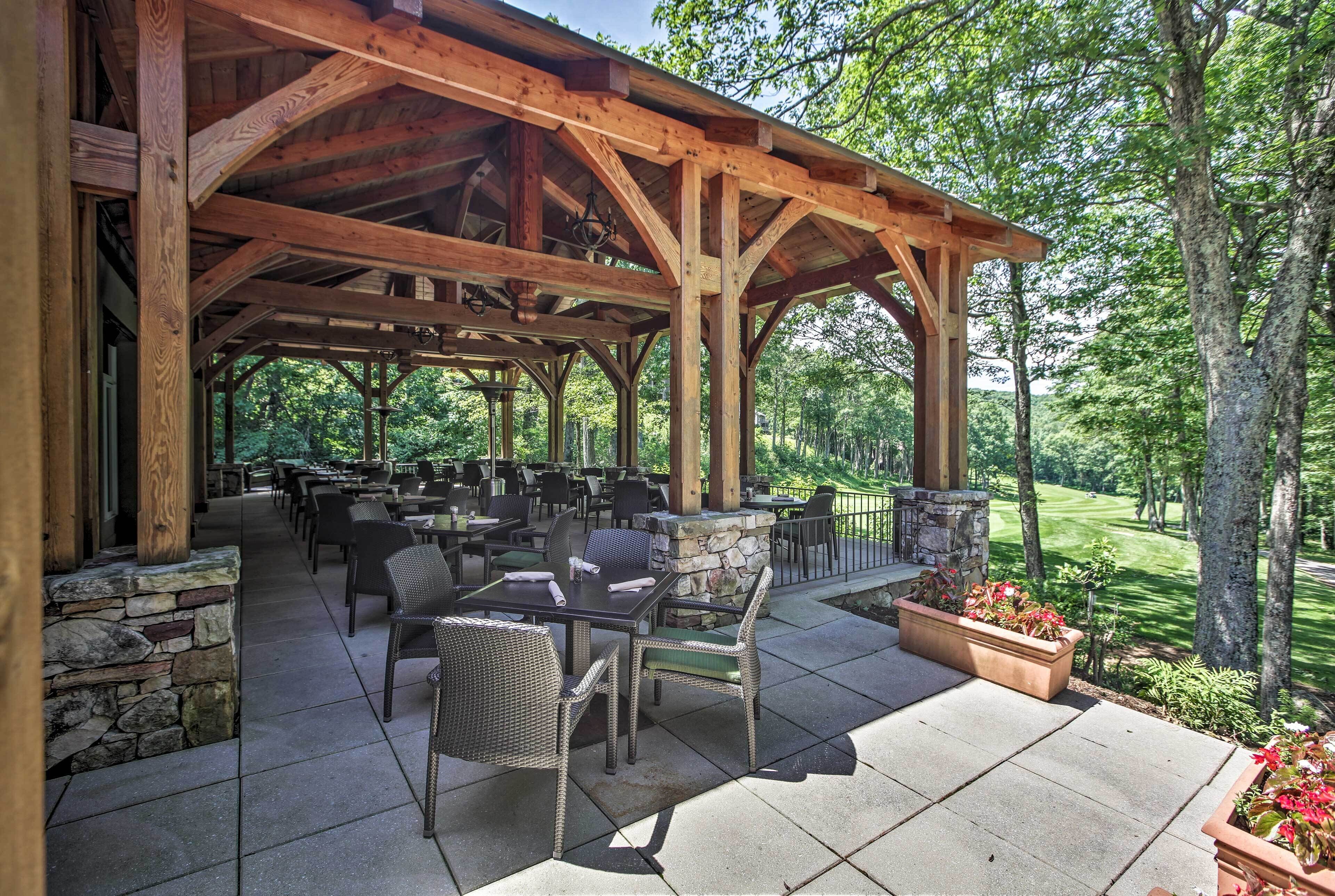 Wintergreen Cabin w/ Hot Tub: Golf & Relax!