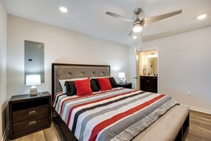 House (5 Bedrooms) | Interior