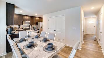 Talo (5 Bedrooms) | Sisätilat