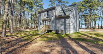Pet-friendly Home: Spacious Yard + Community Perks