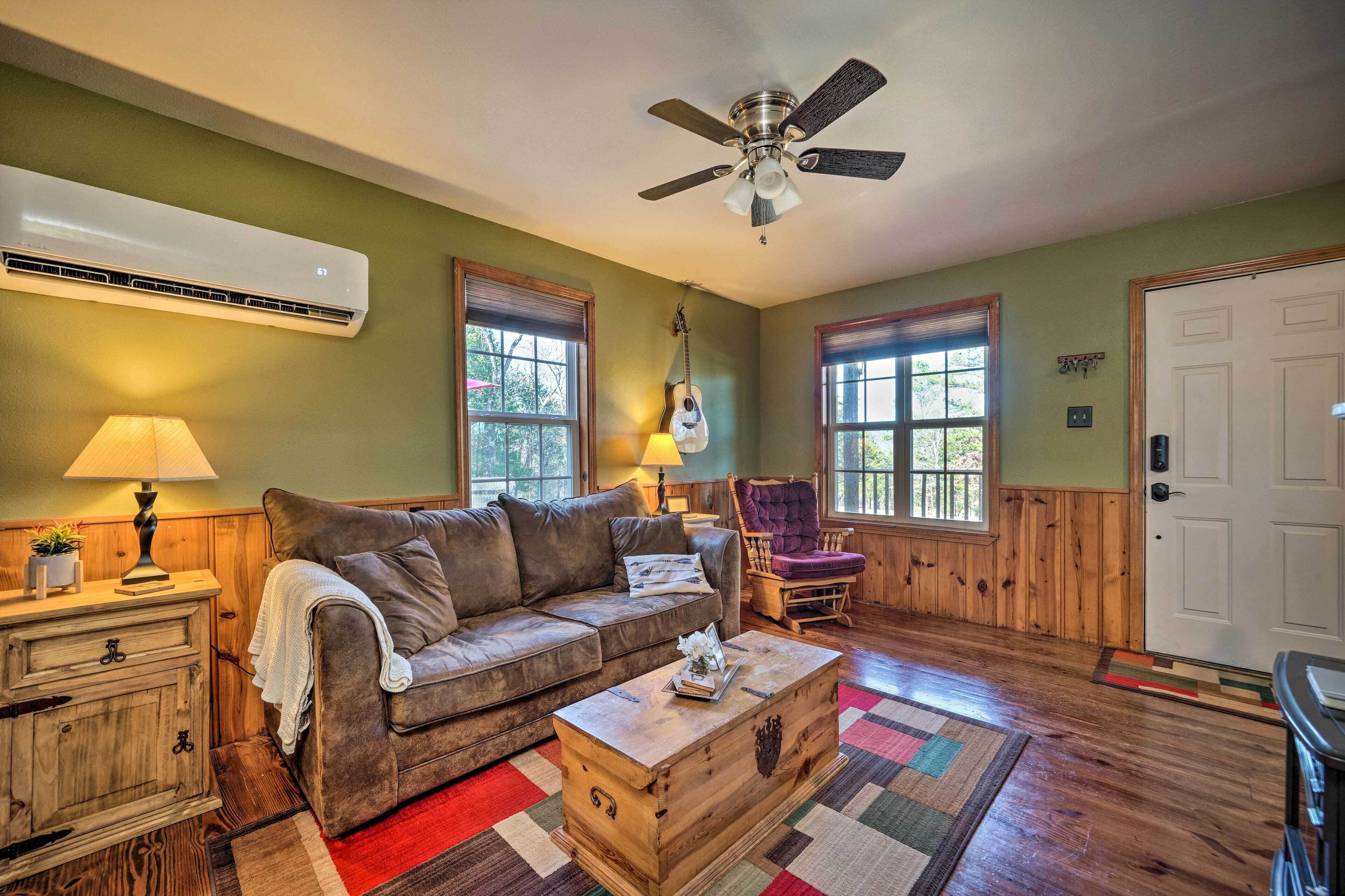 Serene Nashoba Cabin w/ Charcoal & Gas Grills