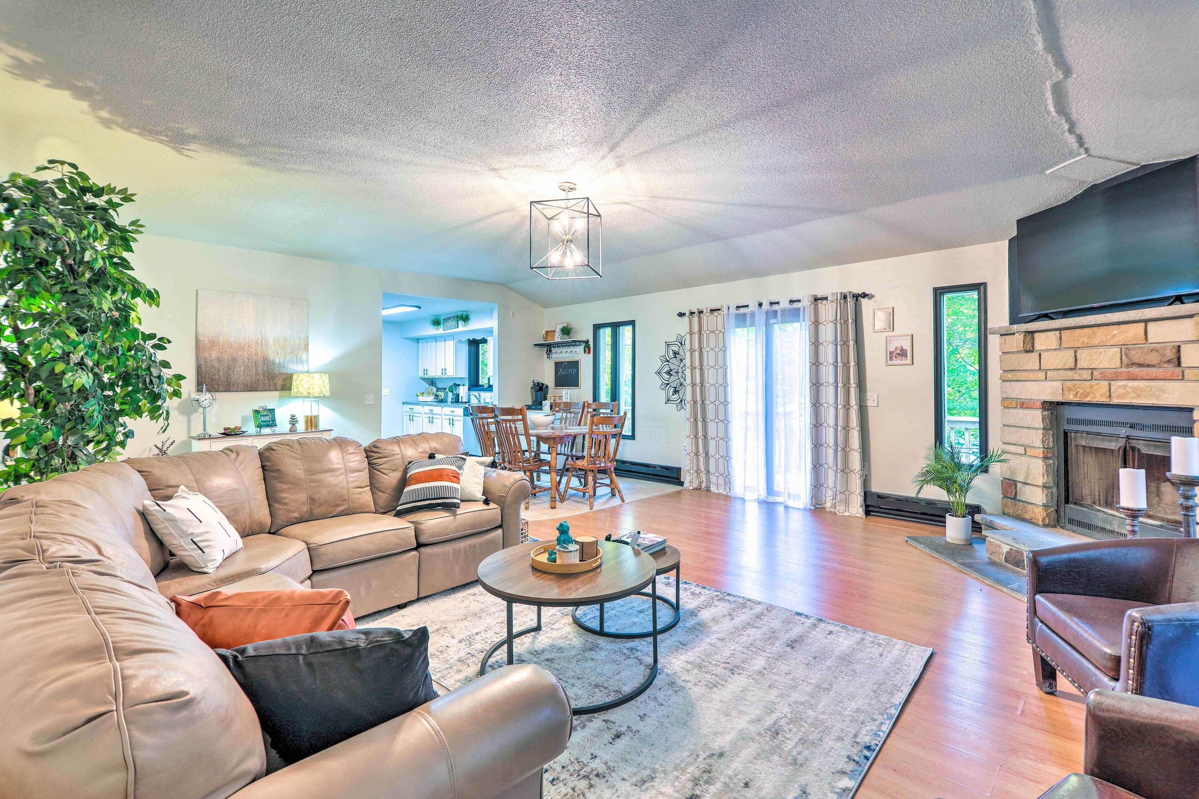 Rustic Getaway ~ 8 Mi to Tobyhanna State Park