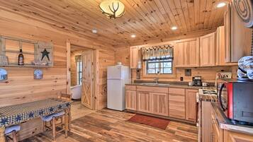 House (1 Bedroom) | Interior