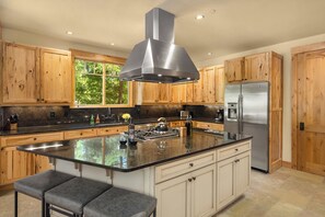 Interior - Hot Tub & Heated Patio! Suncadia Ski Getaway (Cle Elum)