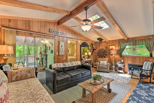 Smoky Mtn Cottage on Creek w/ Lanai & Forest Views
