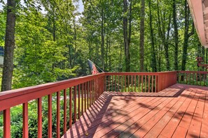 Cottage (2 Bedrooms) | Interior - Smoky Mtn Cottage on Creek w/ Lanai & Forest Views (Franklin)