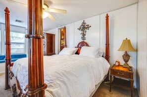 House (3 Bedrooms) | Interior - 'the Whacky Shack' Family Cabin w/ Fire Pit! (Trinity)