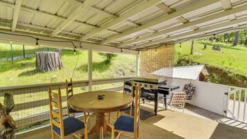 House (5 Bedrooms) | Interior