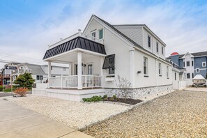 Apartment (2 Bedrooms) | Interior - Water Views: Wildwood Crest at Sunset Lake Apt! (Wildwood Crest)