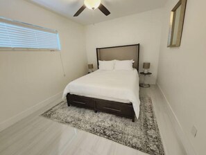 2 bedrooms, iron/ironing board, free WiFi, bed sheets - New in Town! Airport, Beaches, Downtown! (Fort Lauderdale)