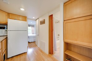 House (1 Bedroom) | Interior - Winery Cabin in Fredericksburg w/ Wraparound Deck! (Fredericksburg)