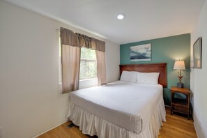 House (1 Bedroom) | Interior - Winery Cabin in Fredericksburg w/ Wraparound Deck! (Fredericksburg)