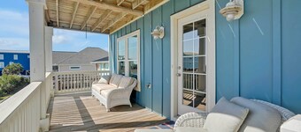 Oak Island Escape w/ Saltwater Pool, Walk to Beach