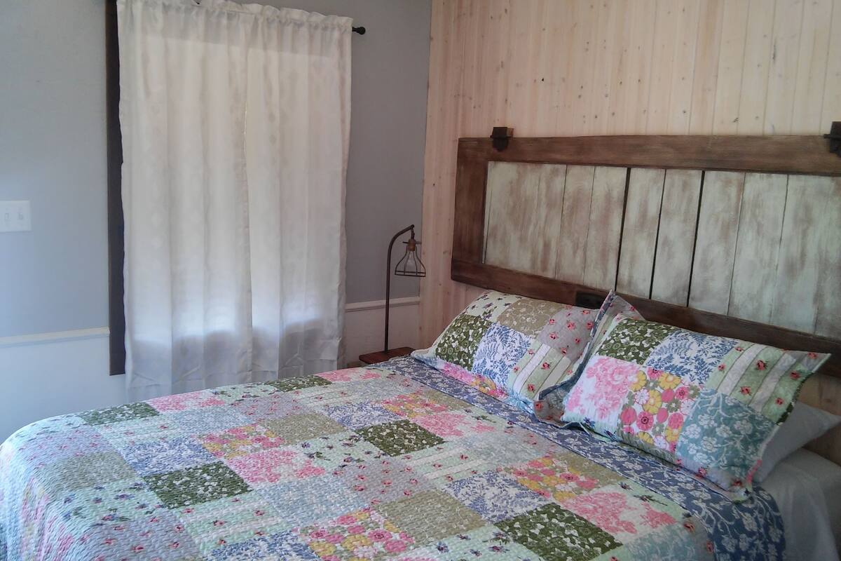 Basic Single Room | WiFi (free)