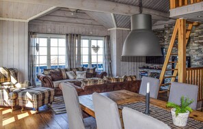 Una Smart TV, una chimenea