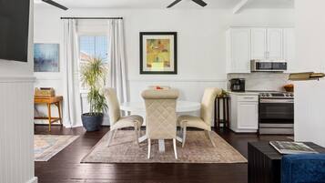 تناول الطعام