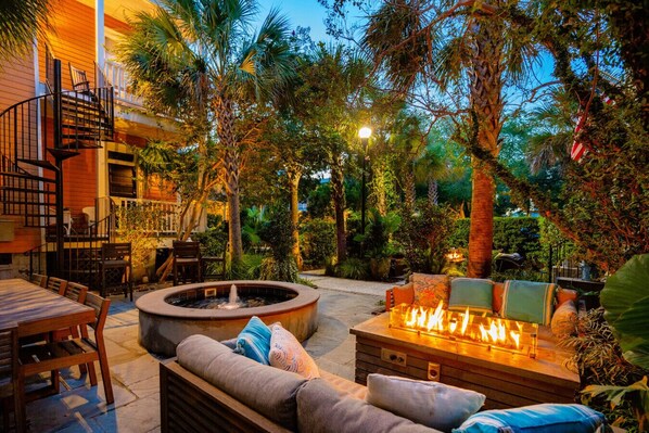 Outdoor dining - A4 at Saint Philip Square, One Block to King, Top Floor Courtyard View Apartment (Charleston)