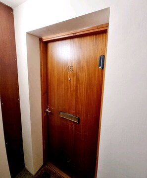 Interior entrance - Lovely 2 bed with free parking (Inverness)
