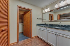 Unclassified image, 2 of 51, button