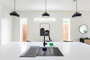 Interior - Trinity Luxe: 3BR Downtown Gem! By Bishop Arts, Uptown, Arts & Medical District (Dallas)