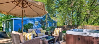 Adorable Beach Cottage w/ Hot Tub & Tropical Bar!