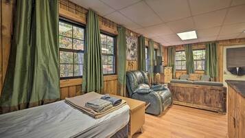 Apartment (0 Bedroom) | Interior